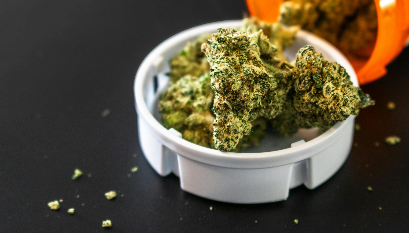 Online Marijuana UK: What You Need to Know About Legality
